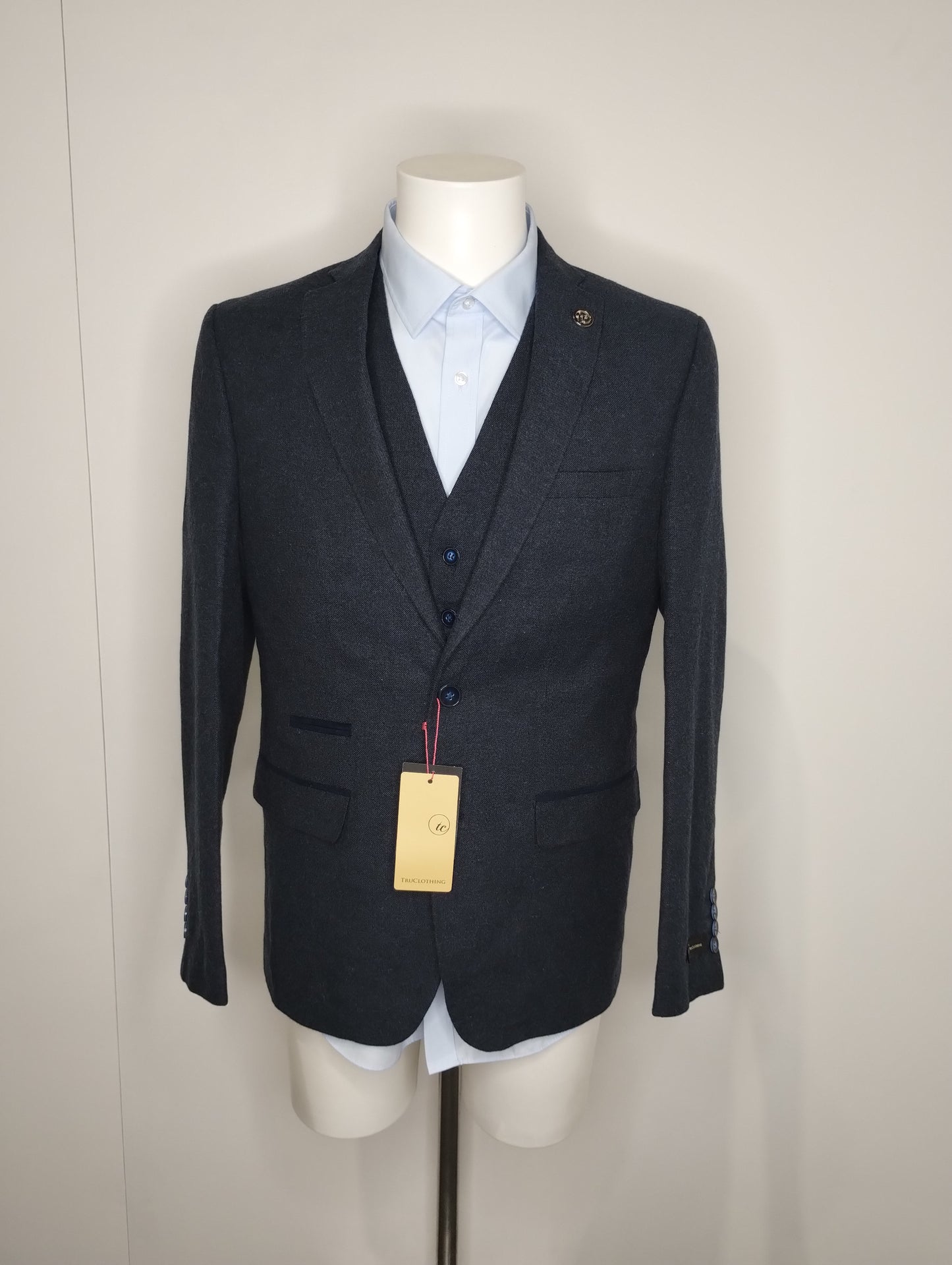 TruClothing Navy Wool Blend Three-Piece Suit with Jacket - 38, Regular Fit, Waistcoat and Trousers - 32, Regular Fit