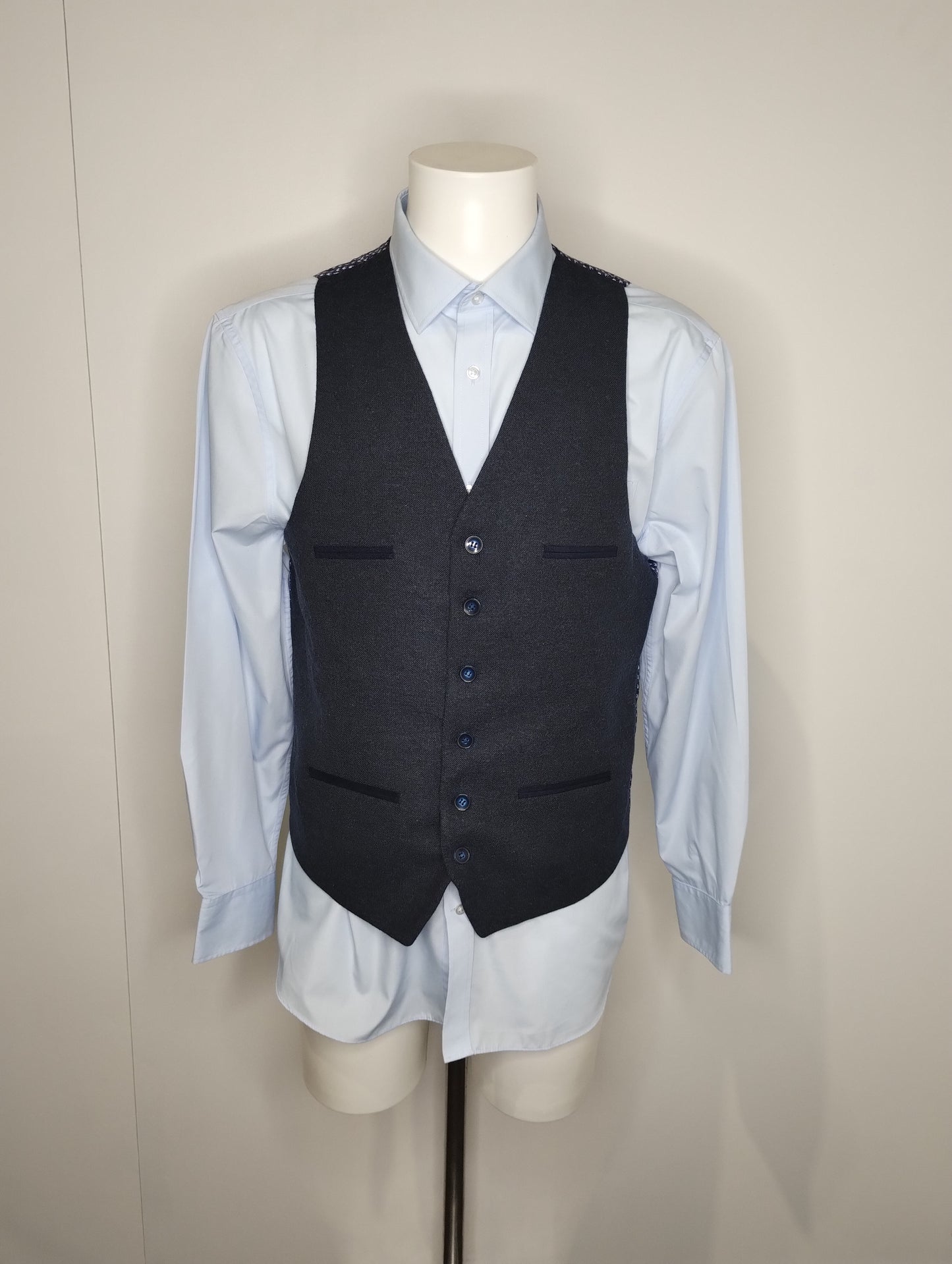 TruClothing Navy Wool Blend Three-Piece Suit with Jacket - 38, Regular Fit, Waistcoat and Trousers - 32, Regular Fit