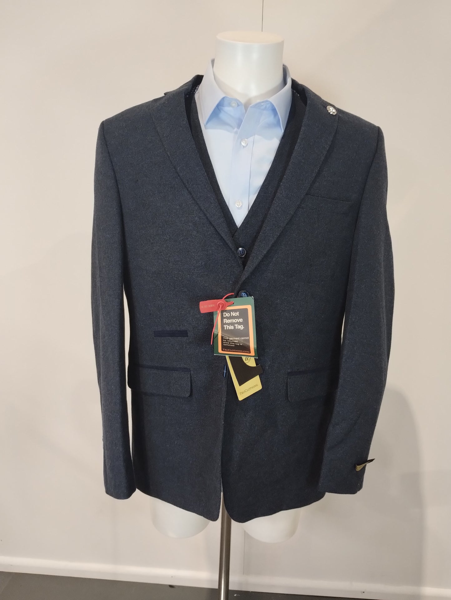 TruClothing Navy Wool Blend Three-Piece Suit with Jacket - 46, Regular Fit, Waistcoat and Trousers - 40, Regular Fit