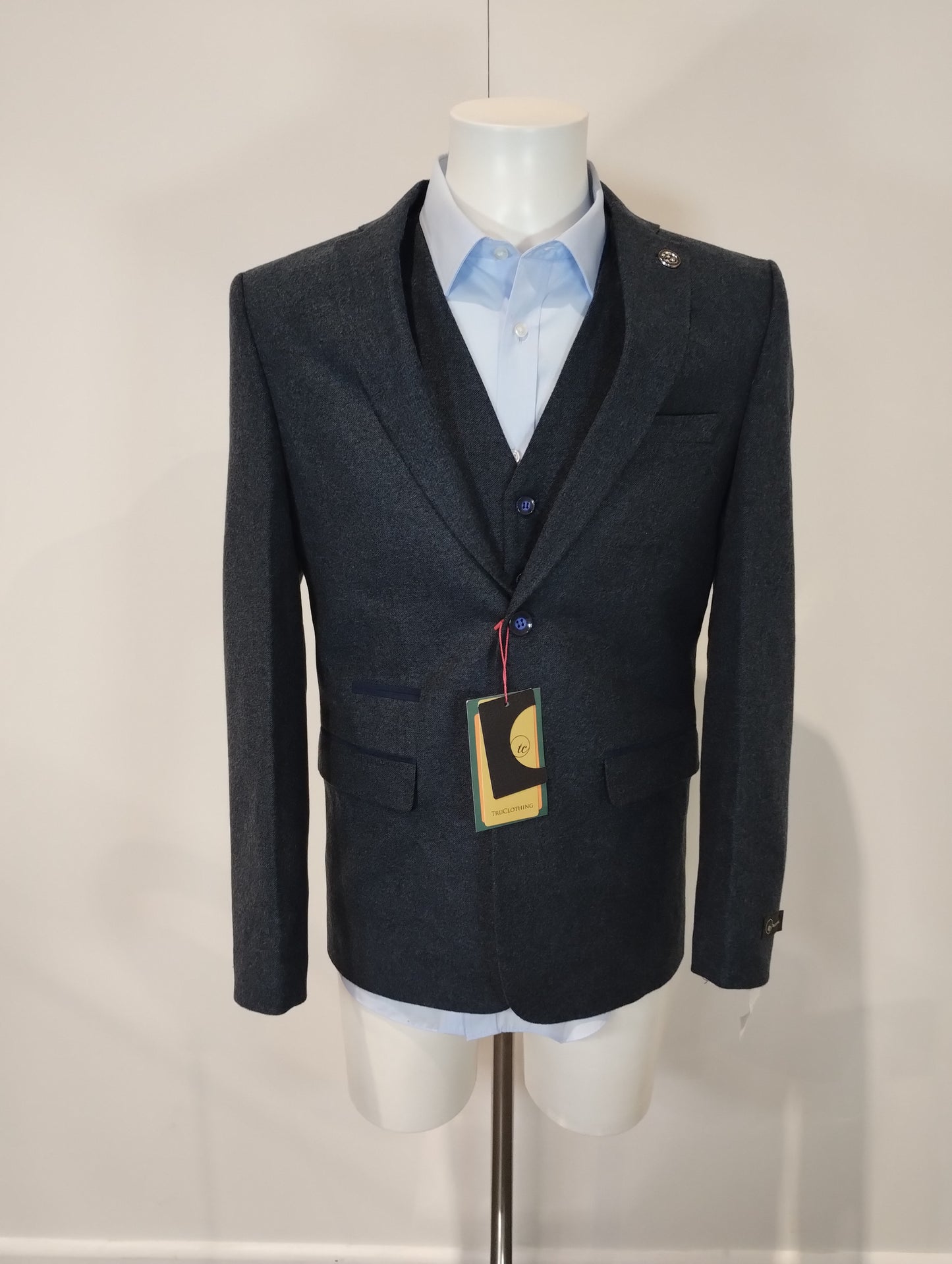 TruClothing Navy Wool Blend Three-Piece Suit with Jacket - 40, Regular Fit, Waistcoat and Trousers - 34, Regular Fit