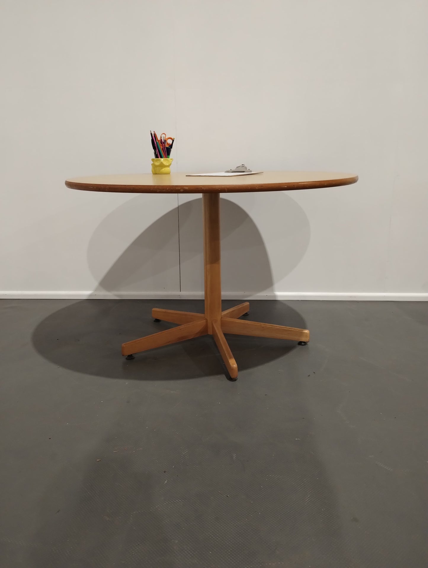 Round Table