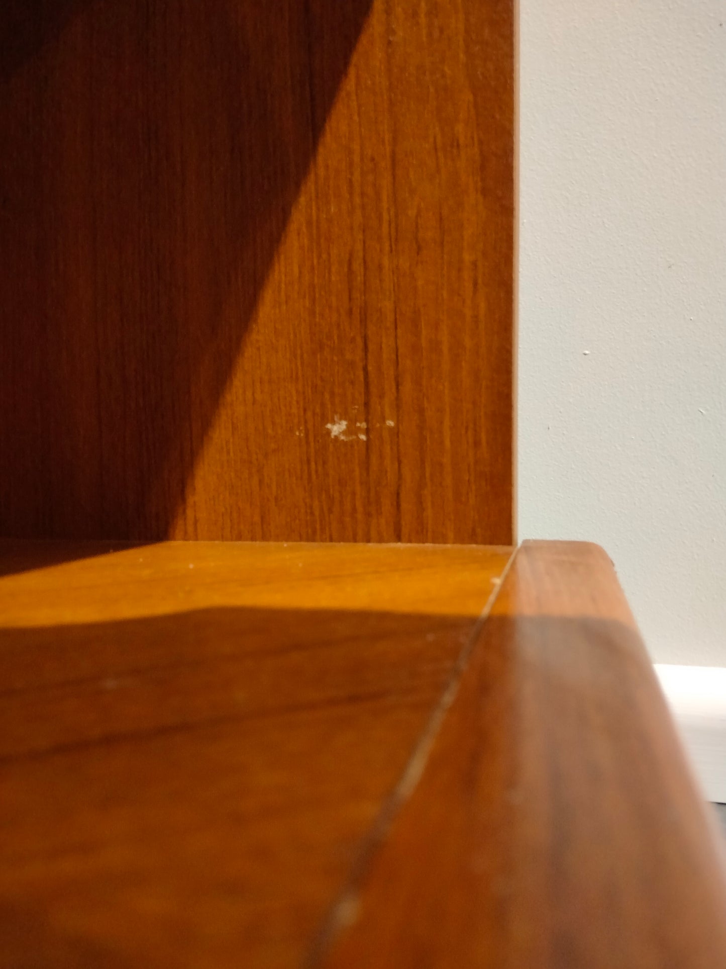 Corner TV stand